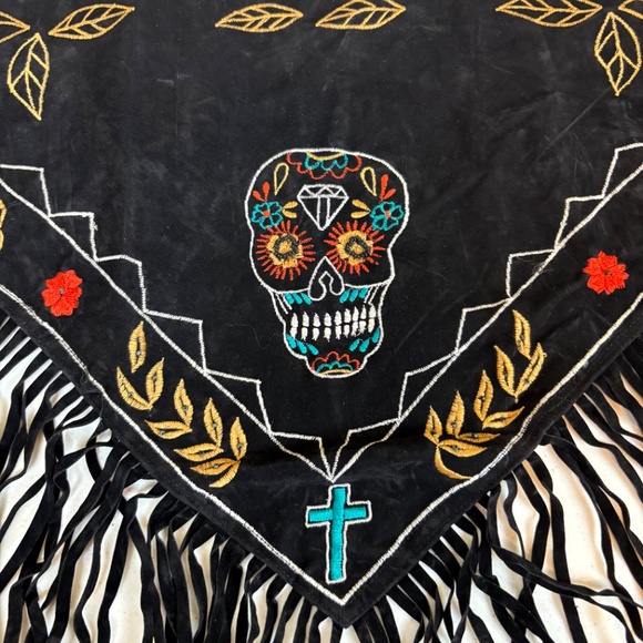 New Dia De Los Muertos Black Faux Suede Embroidered Triangle Scarf with Fringe - Picture 2 of 9